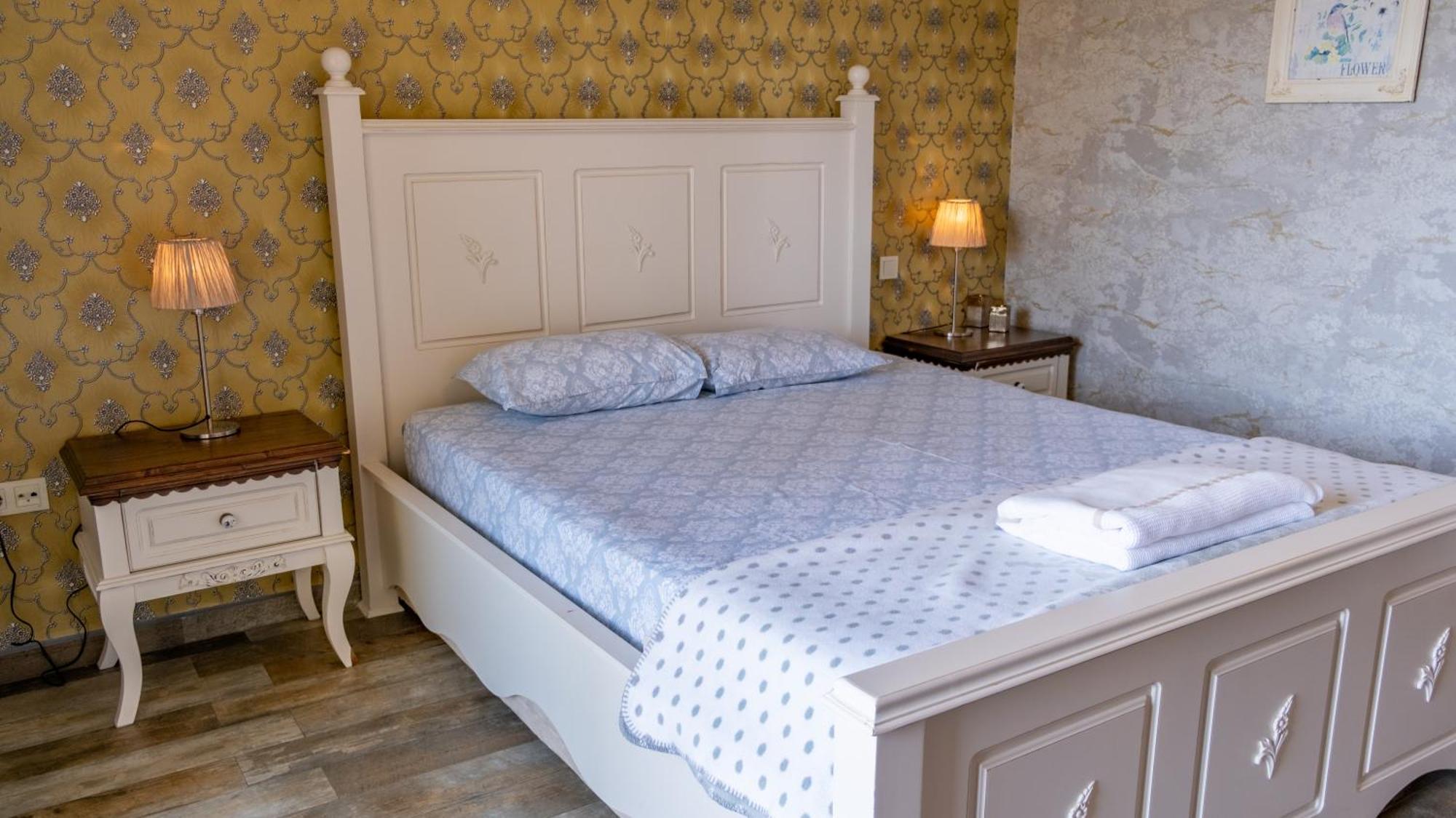 Niluefer Butik Otel (Adults Only) Ayvalik Exterior photo