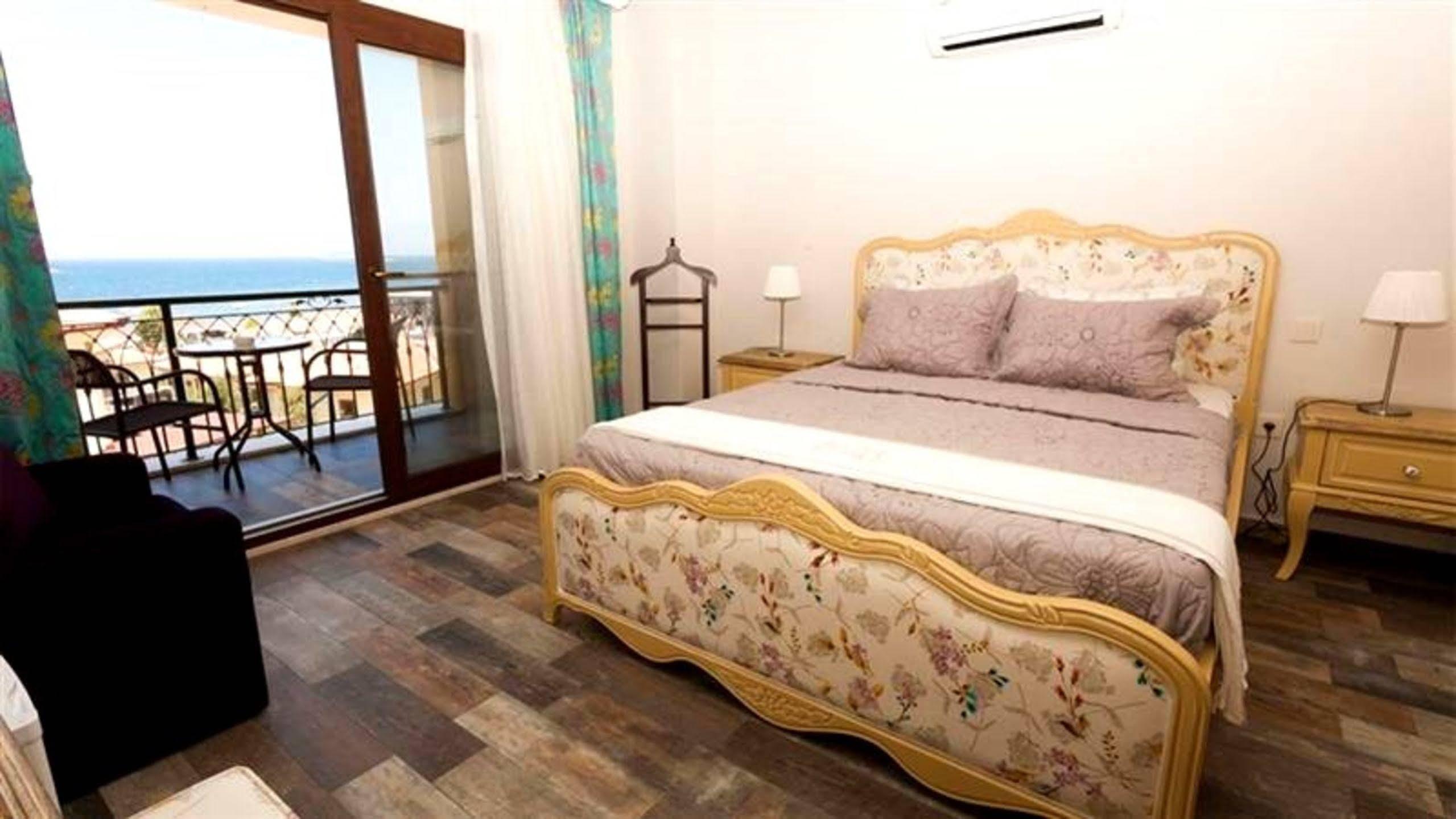 Niluefer Butik Otel (Adults Only) Ayvalik Exterior photo