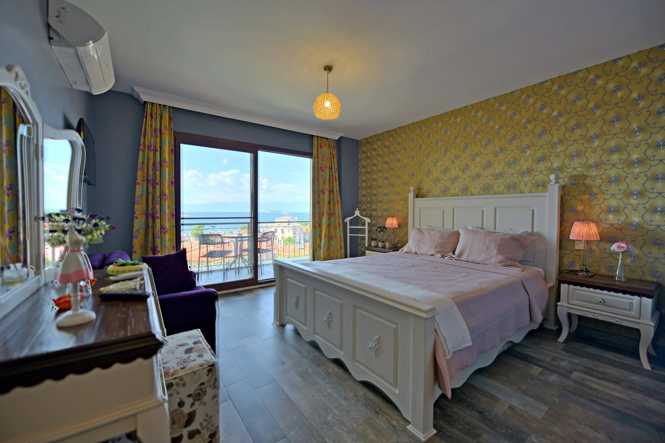 Niluefer Butik Otel (Adults Only) Ayvalik Exterior photo